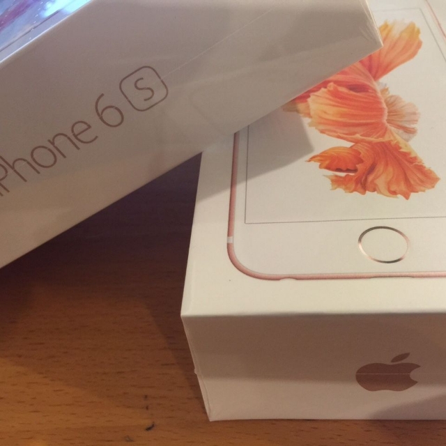 ابل اي فون 6S 64GB شراء 2 الحصول على 1 مجانا