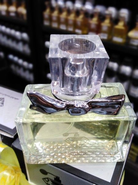 عطور اورجنال اشتري اثنان و احصل ع الثالثه مجانا جميع العطور متواجده 