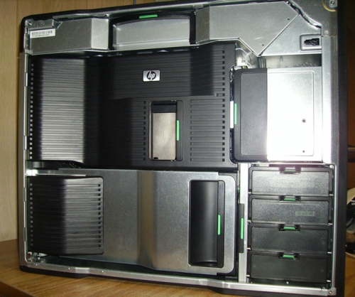 hp z800 inside.jpg