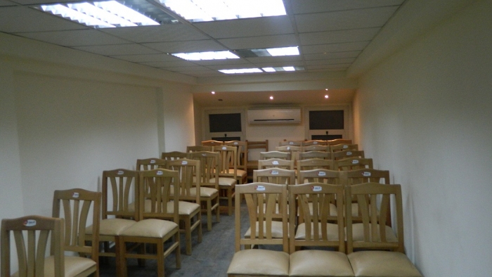 قاعات محاضرات وغرف تدريس وغرف اجتماعات مكيفة للإيجار بمدينة نصر