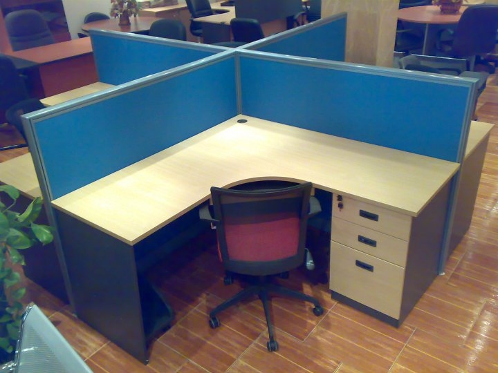 أثاث مكتبى أفضل مكاتب كراسى طاولات .من مهنا فرنتشر 01006191688