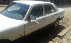 سيارة مرسيدس بنز 280SEL