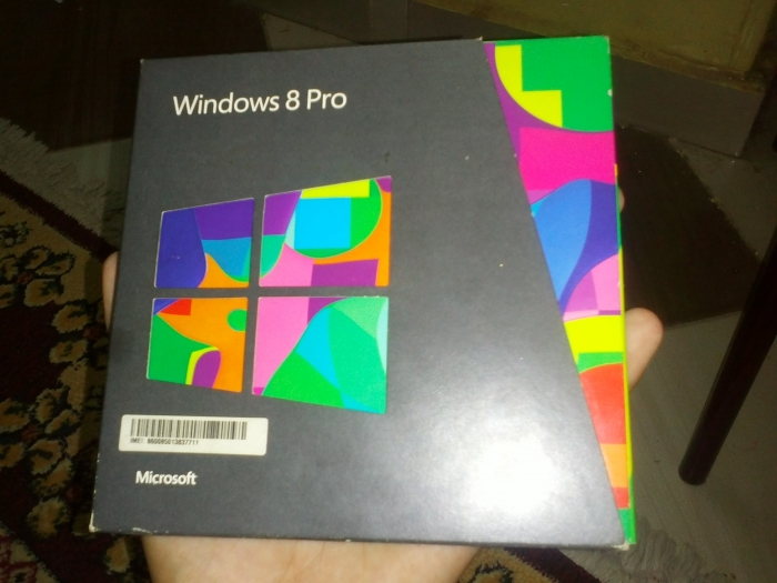 Windows 8 pro بل العلبة